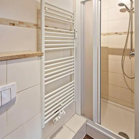 Appartement Awesome In With Wifi